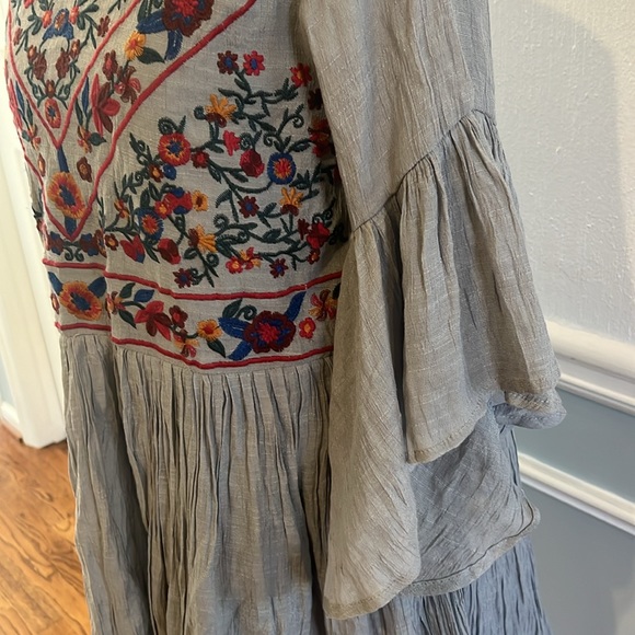 GREY EMBROIDERED DRESS WITH FLOWY SLEEVES - SIZE S - Picture 3 of 8